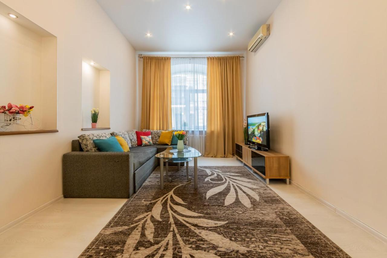2К Квартира Між Майданом Та Софією Київською Apartment Ngoại thất bức ảnh