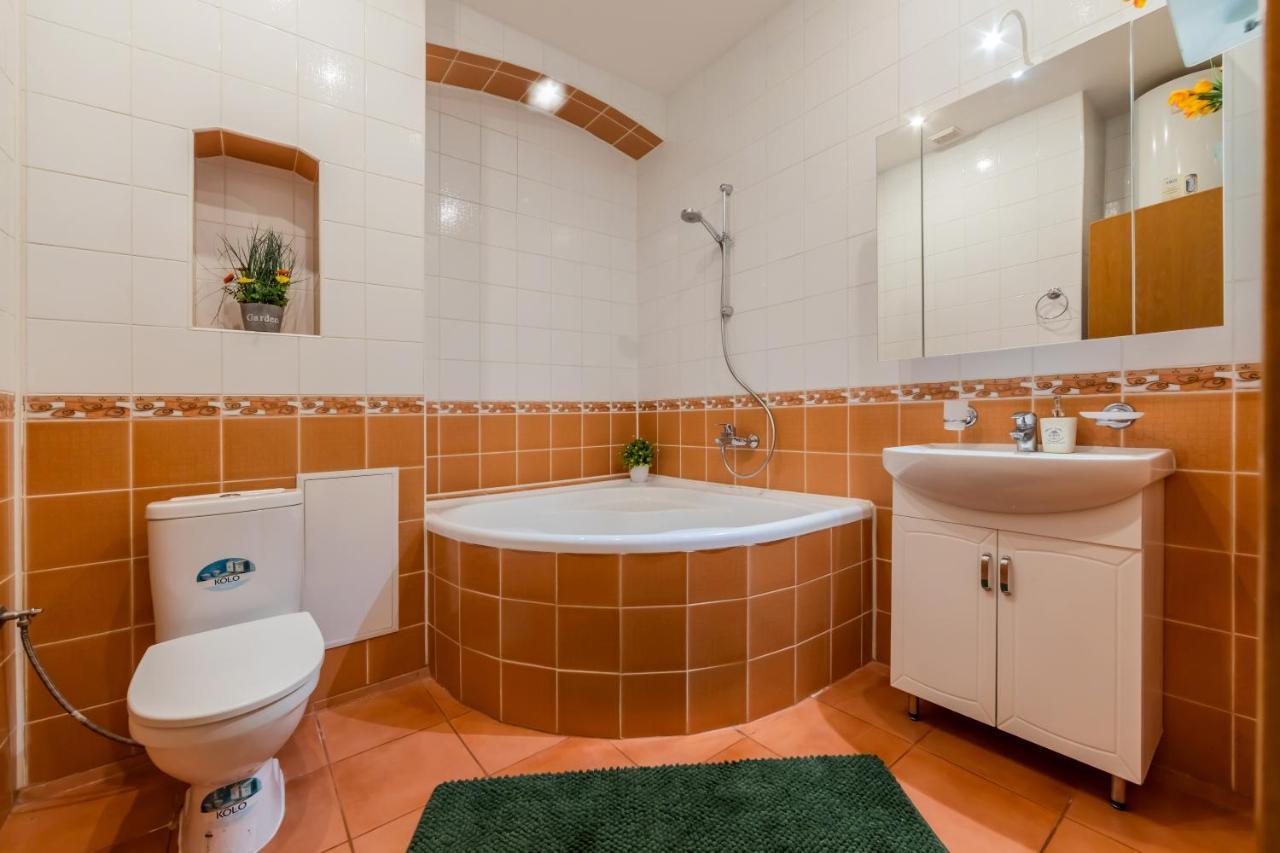 2К Квартира Між Майданом Та Софією Київською Apartment Ngoại thất bức ảnh