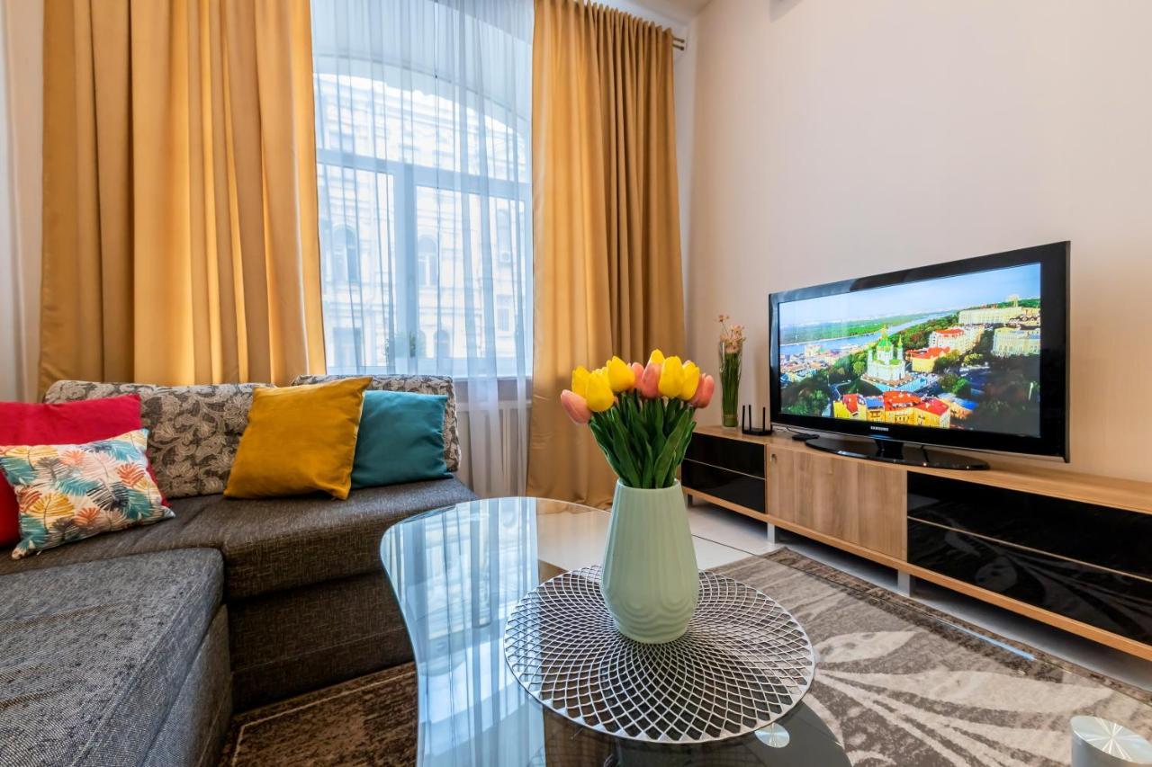 2К Квартира Між Майданом Та Софією Київською Apartment Ngoại thất bức ảnh