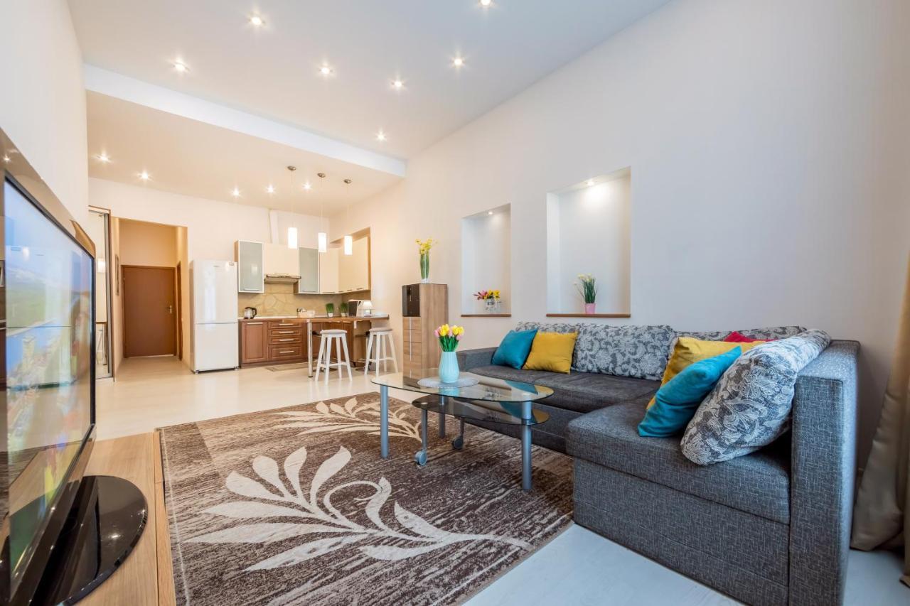 2К Квартира Між Майданом Та Софією Київською Apartment Ngoại thất bức ảnh